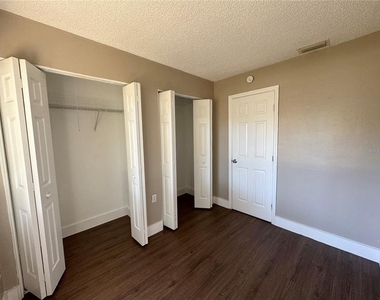 310 Longwood Drive - Photo Thumbnail 18