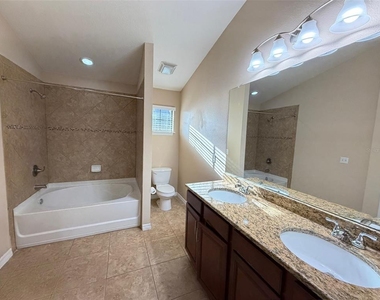 5722 Kinglethill Drive - Photo Thumbnail 14