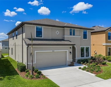 14633 Red Castle Avenue - Photo Thumbnail 3