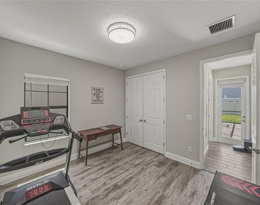 14633 Red Castle Avenue - Photo Thumbnail 28