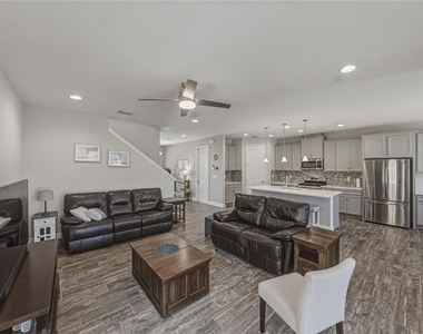 14633 Red Castle Avenue - Photo Thumbnail 15