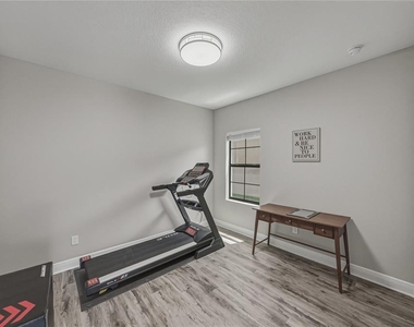 14633 Red Castle Avenue - Photo Thumbnail 27