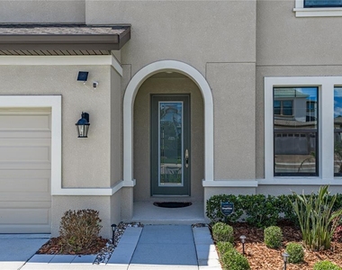 14633 Red Castle Avenue - Photo Thumbnail 6