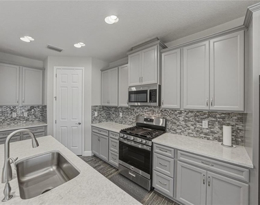 14633 Red Castle Avenue - Photo Thumbnail 21