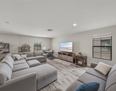 14633 Red Castle Avenue - Photo Thumbnail 35