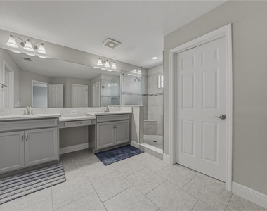 14633 Red Castle Avenue - Photo Thumbnail 44