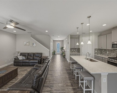 14633 Red Castle Avenue - Photo Thumbnail 17