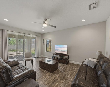 14633 Red Castle Avenue - Photo Thumbnail 13