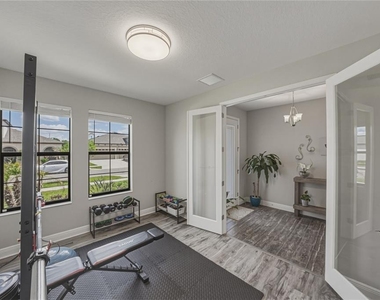 14633 Red Castle Avenue - Photo Thumbnail 9