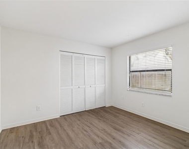 11903 Steppingstone Boulevard - Photo Thumbnail 33