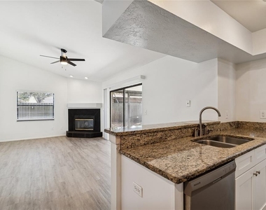 11903 Steppingstone Boulevard - Photo Thumbnail 8