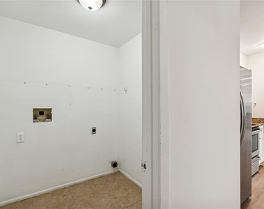 11903 Steppingstone Boulevard - Photo Thumbnail 19