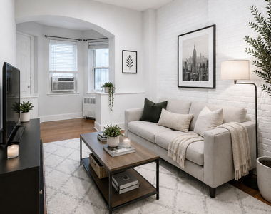 1129 Lexington Avenue - Photo Thumbnail 2