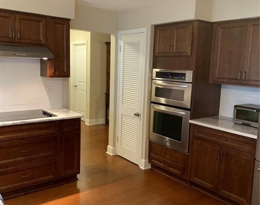 1501 Indiana Avenue - Photo Thumbnail 6