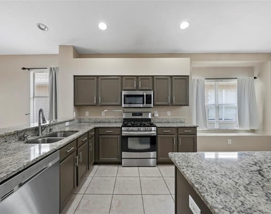 13804 Sigler Street - Photo Thumbnail 9