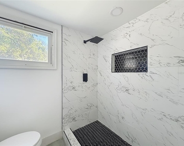 6920 Delano Avenue - Photo Thumbnail 17