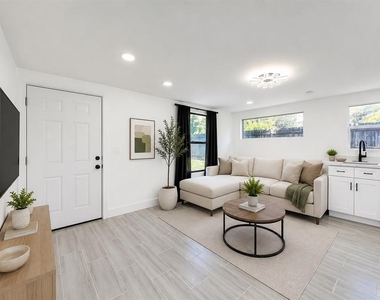6920 Delano Avenue - Photo Thumbnail 4
