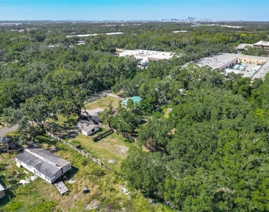 6920 Delano Avenue - Photo Thumbnail 31
