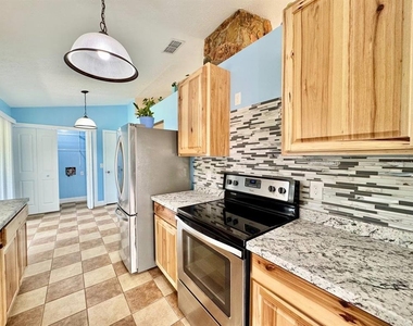 1603 Southcrest Court - Photo Thumbnail 11
