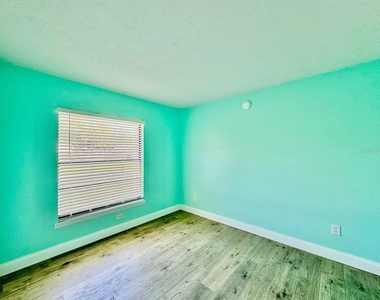 1603 Southcrest Court - Photo Thumbnail 16