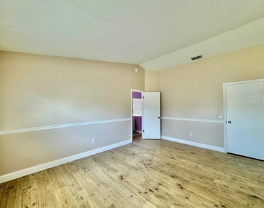 1603 Southcrest Court - Photo Thumbnail 24