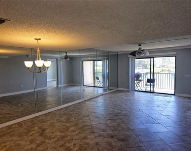 7600 Sun Island Drive S - Photo Thumbnail 4
