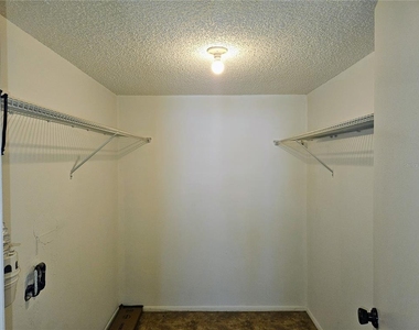 7600 Sun Island Drive S - Photo Thumbnail 25