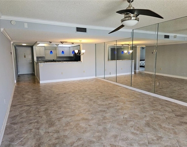 7600 Sun Island Drive S - Photo Thumbnail 7