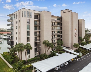 7600 Sun Island Drive S - Photo Thumbnail 2
