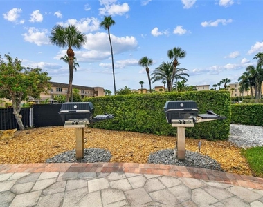 7600 Sun Island Drive S - Photo Thumbnail 40