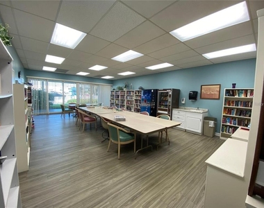 7600 Sun Island Drive S - Photo Thumbnail 46