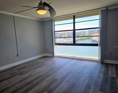 7600 Sun Island Drive S - Photo Thumbnail 17