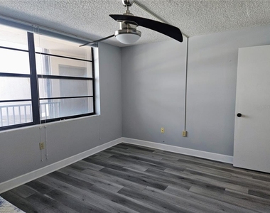 7600 Sun Island Drive S - Photo Thumbnail 22