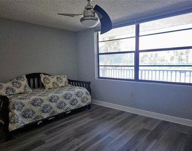 7600 Sun Island Drive S - Photo Thumbnail 21