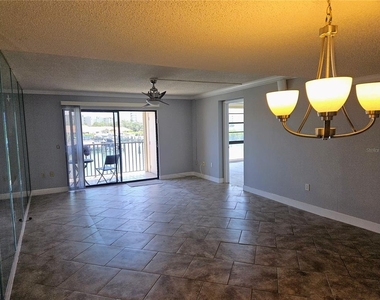 7600 Sun Island Drive S - Photo Thumbnail 5
