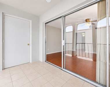 510 Orange Drive - Photo Thumbnail 3
