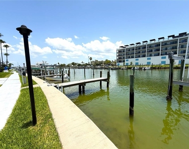 201 Medallion Boulevard - Photo Thumbnail 20