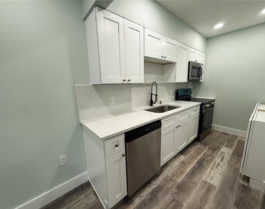 201 Medallion Boulevard - Photo Thumbnail 6