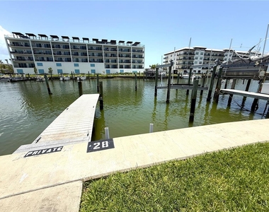 201 Medallion Boulevard - Photo Thumbnail 16
