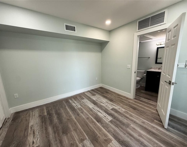 201 Medallion Boulevard - Photo Thumbnail 13