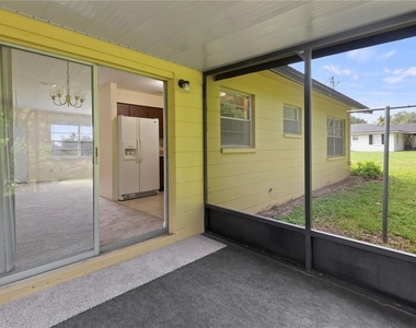 12215 Leanne Drive - Photo Thumbnail 8
