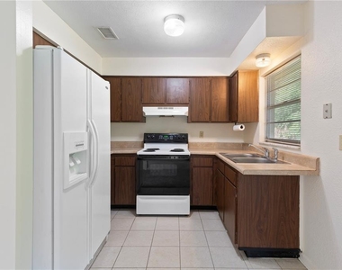 12215 Leanne Drive - Photo Thumbnail 6