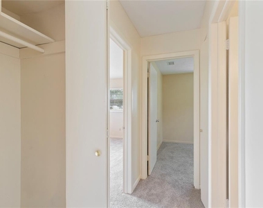 12215 Leanne Drive - Photo Thumbnail 10