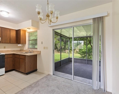 12215 Leanne Drive - Photo Thumbnail 5