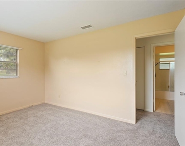 12215 Leanne Drive - Photo Thumbnail 14