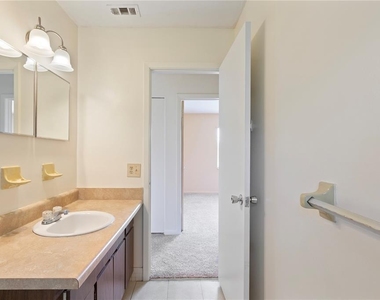 12215 Leanne Drive - Photo Thumbnail 16