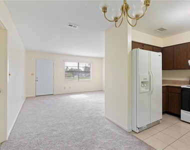 12215 Leanne Drive - Photo Thumbnail 7