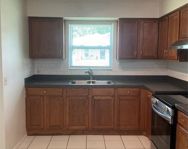 3830 Valley Tree Drive - Photo Thumbnail 4
