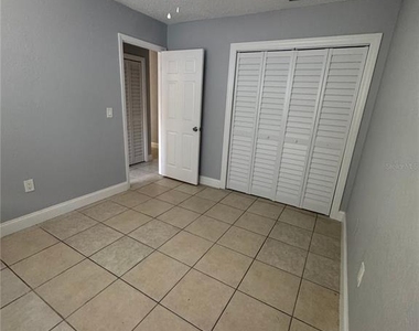 5708 N Lincoln Avenue - Photo Thumbnail 9