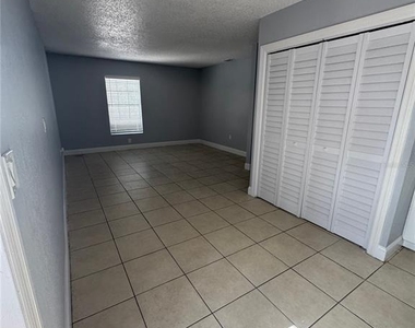 5708 N Lincoln Avenue - Photo Thumbnail 1